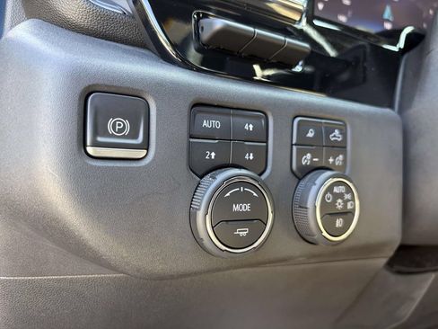 Used 2023 Chevrolet Silverado 1500 High Country w/ High Country Premium Package AWD/4WD image 28