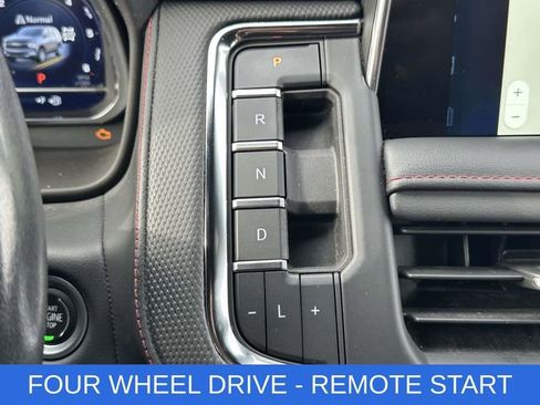 Used 2022 Chevrolet Suburban RST image 8