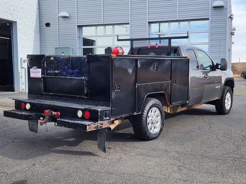Used 2011 GMC Sierra 3500 SLE w/ SLE Preferred Package image 5