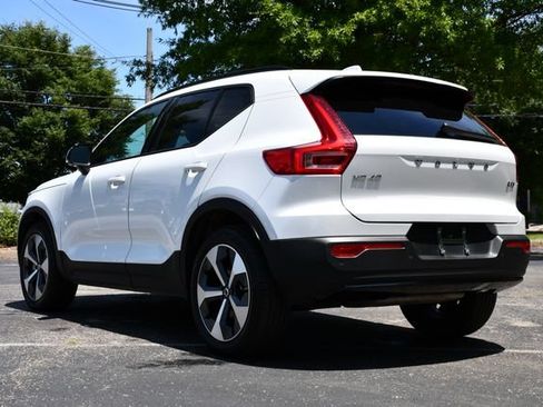 Used 2023 Volvo XC40 B5 Plus w/ Driver Assist Package AWD/4WD image 5