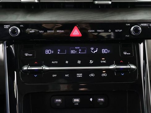 Used 2024 Kia Carnival EX image 49