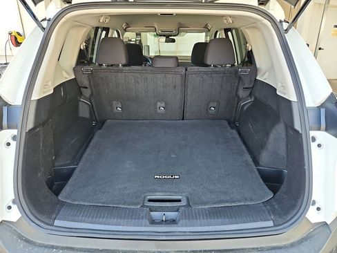 Used 2023 Nissan Rogue S image 25