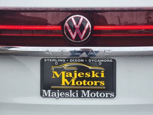 Used 2025 Volkswagen Atlas SE image 11