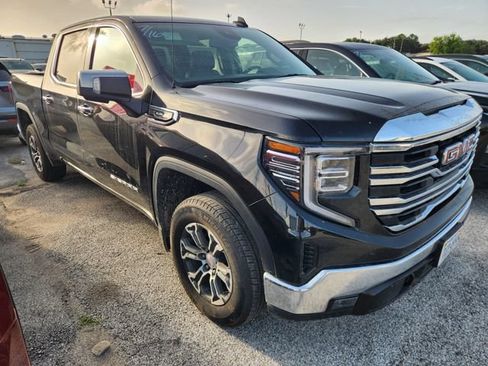 Used 2025 GMC Sierra 1500 SLT AWD/4WD image 1