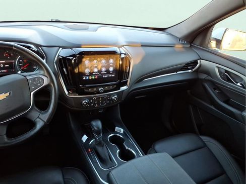 Used 2023 Chevrolet Traverse LT image 17