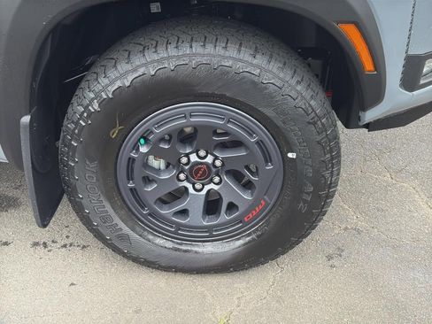 New 2025 Nissan Frontier PRO-4X w/ Pro Premium Package image 9