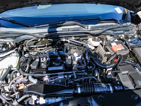 Certified 2018 Honda Civic EX image 29