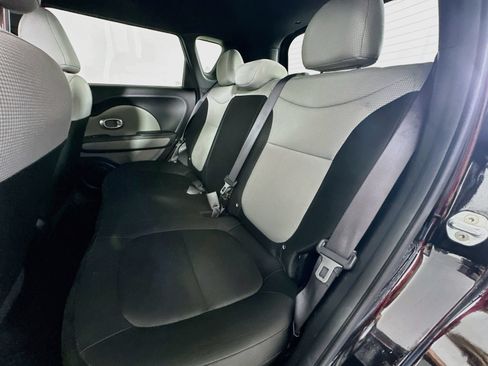Used 2019 Kia Soul FWD image 22