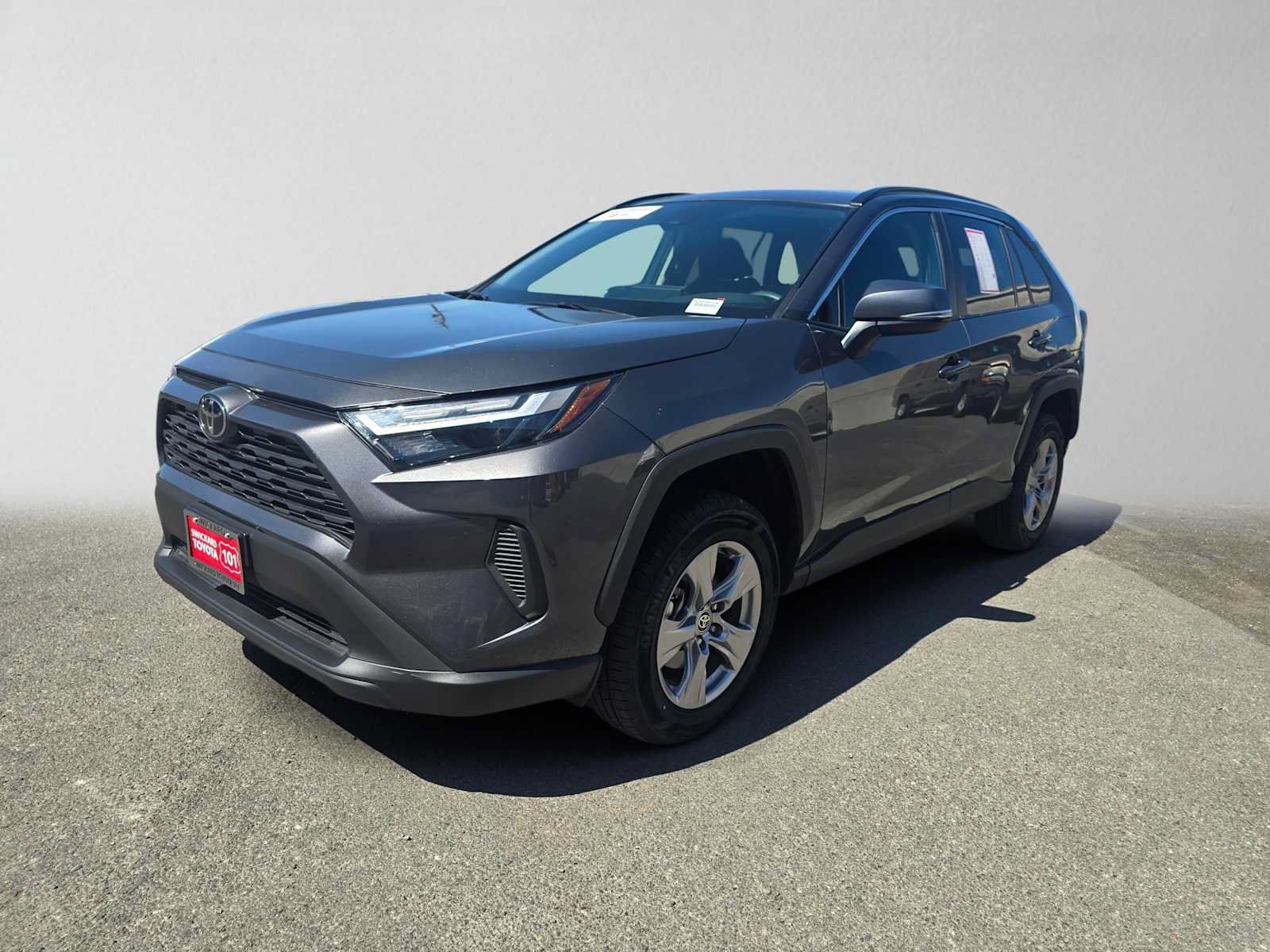 Used 2025 Toyota RAV4 XLE FWD image 7
