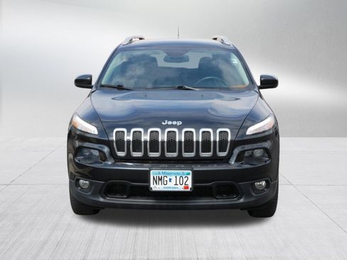 Used 2015 Jeep Cherokee Latitude w/ Cold Weather Group AWD/4WD image 2