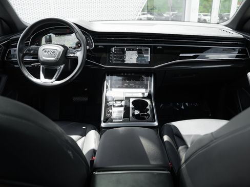 Certified 2025 Audi Q8 Premium Plus w/ Premium Plus Package AWD/4WD image 8