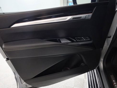 Used 2025 Cadillac Escalade Sport w/ Touring Package image 17