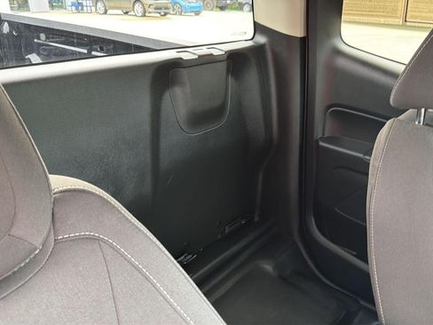Used 2022 Chevrolet Colorado LT w/ Fleet Safety Package RWD image 27