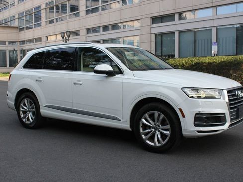 Used 2017 Audi Q7 3.0T Premium Plus image 2
