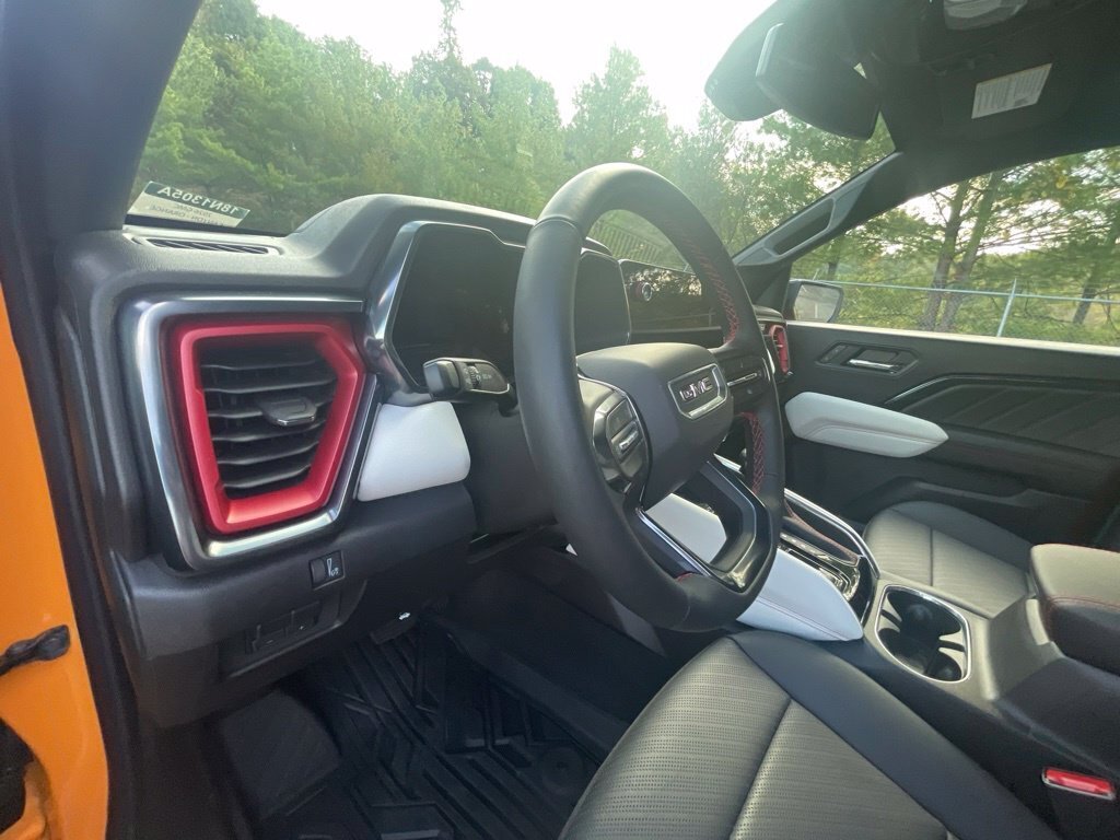 Used 2026 GMC Canyon AT4X AWD/4WD image 17