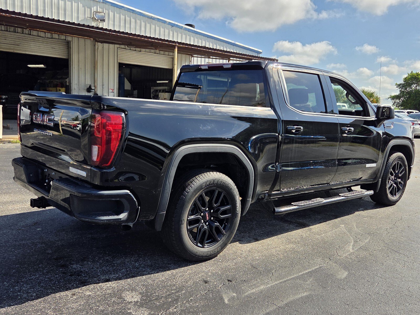 Certified 2024 GMC Sierra 1500 Elevation RWD image 5