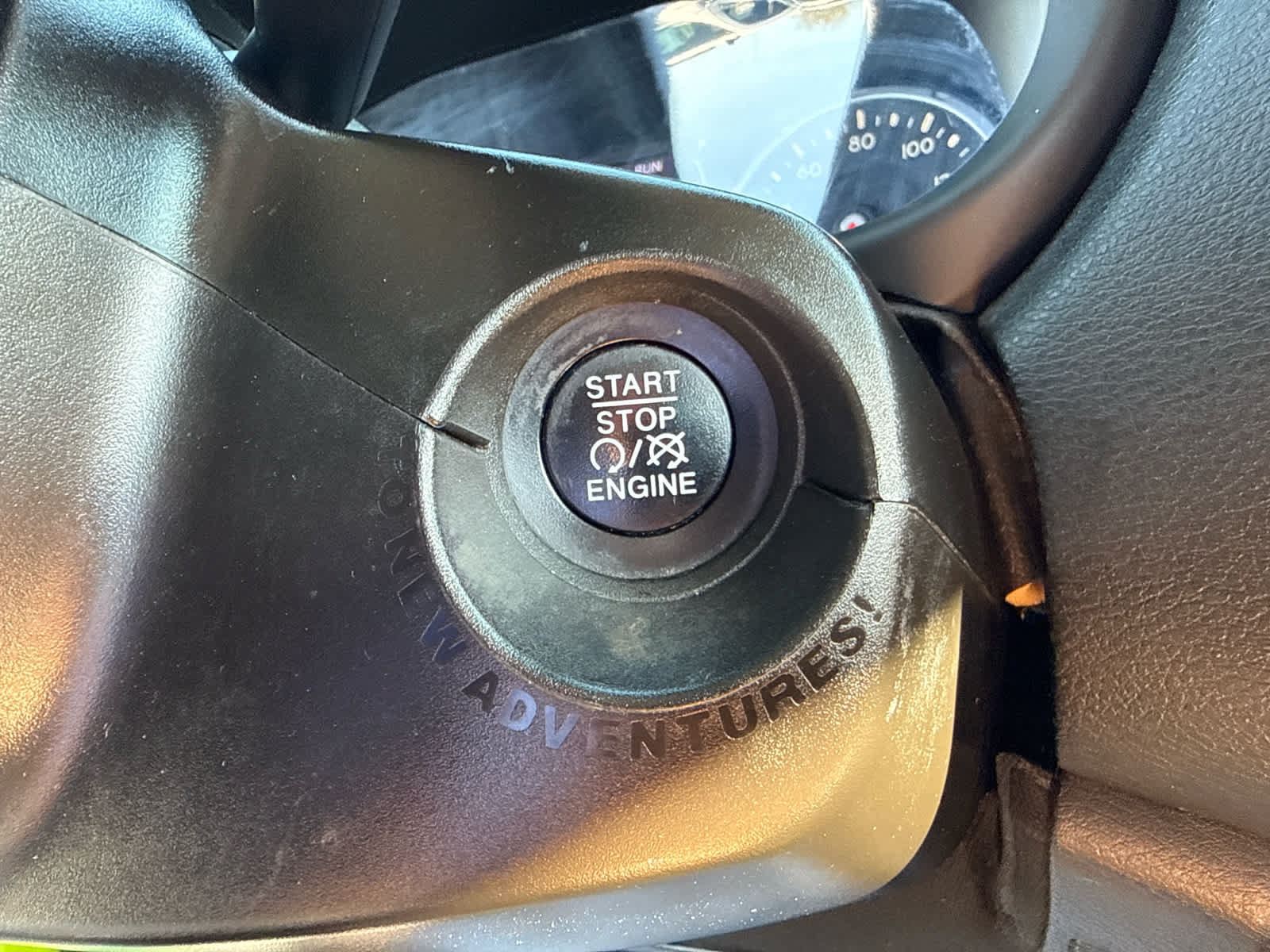 Used 2018 Jeep Renegade Latitude w/ Cold Weather Group FWD image 19