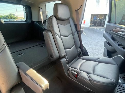 Used 2016 Cadillac Escalade Premium AWD/4WD image 16