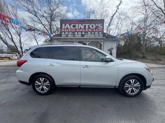 Used 2020 Nissan Pathfinder SV video 1