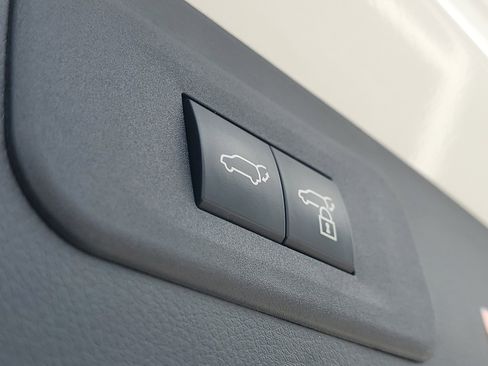 Used 2025 Lexus NX 250 FWD w/ Towing Package (2000 Lbs) image 9