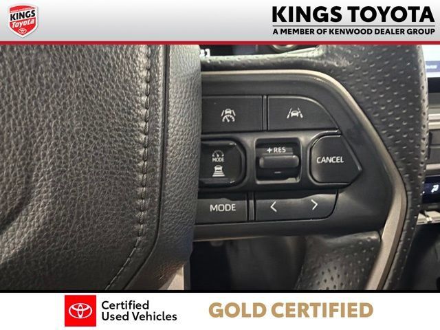Used 2025 Toyota 4Runner SR5 AWD/4WD image 25