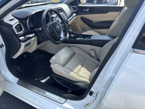 Used 2023 Nissan Maxima Platinum w/ Sport Mat Group FWD image 18
