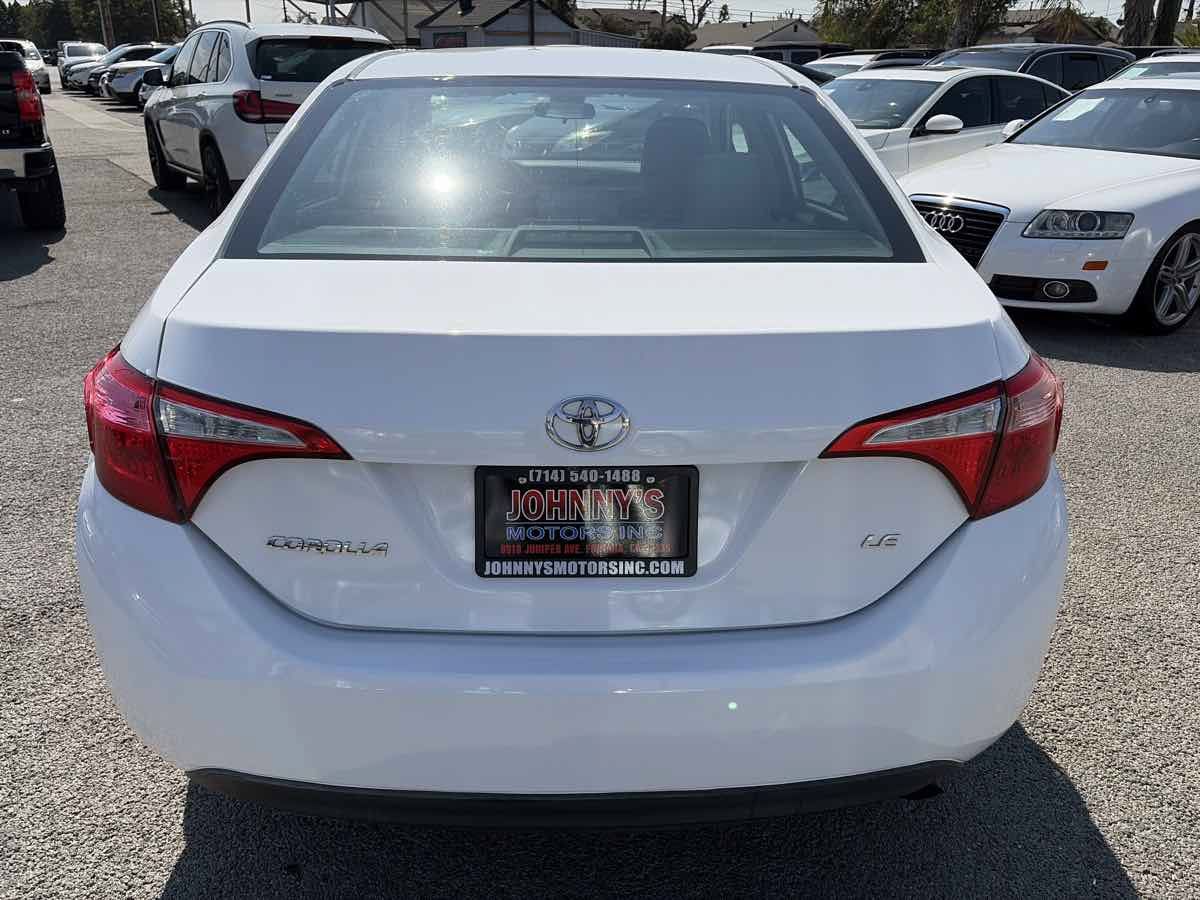 Used 2018 Toyota Corolla LE FWD image 3