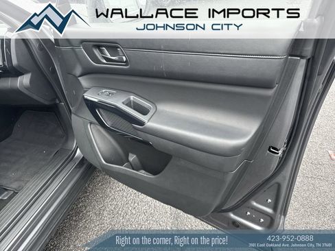 Used 2024 Nissan Pathfinder S image 35