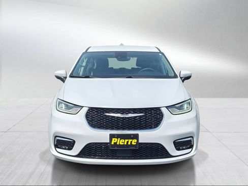 Used 2023 Chrysler Pacifica Touring-L FWD image 6