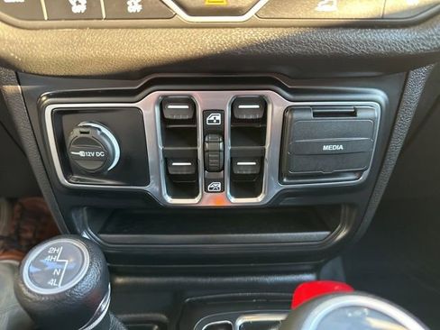 Used 2024 Jeep Gladiator Sport image 17