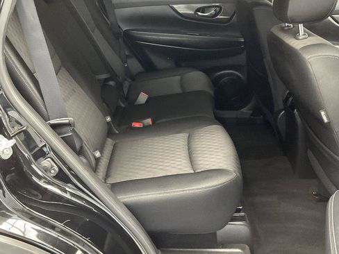 Used 2017 Nissan Rogue SV AWD/4WD image 13