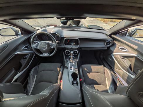 Used 2023 Chevrolet Camaro SS RWD image 8