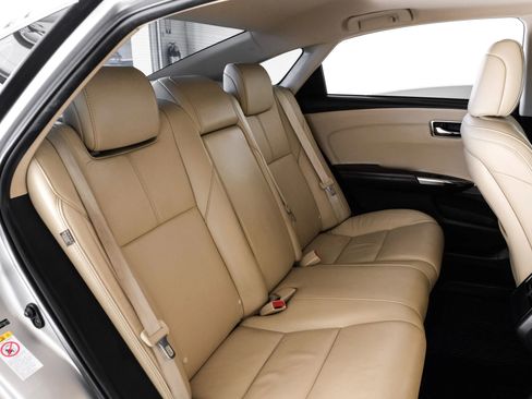 Used 2016 Toyota Avalon XLE Premium image 34