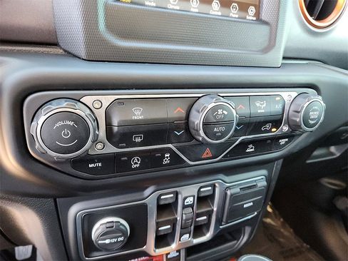 Used 2021 Jeep Gladiator Mojave w/ LED Lighting Group image 19