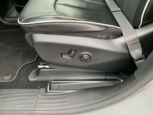 Used 2021 Chrysler Pacifica Limited w/ S Appearance Package image 28