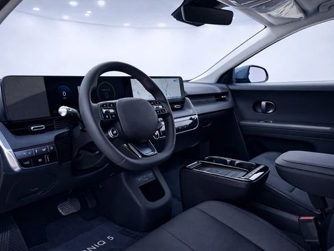 Used 2025 Hyundai Ioniq 5 SEL image 15