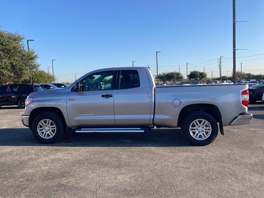 Used 2016 Toyota Tundra SR5 w/ SR5 Upgrade Package AWD/4WD image 6