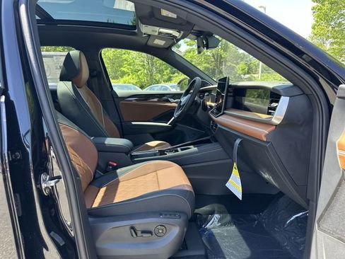 New 2026 Volkswagen Tiguan SEL R-Line AWD/4WD image 29