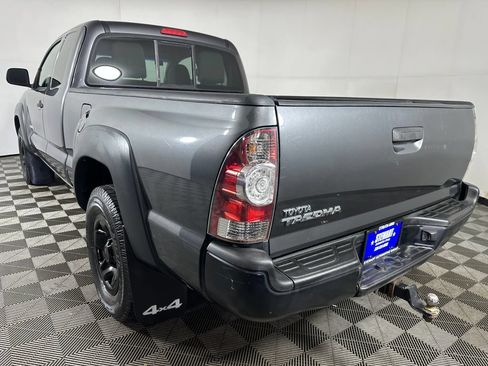 Used 2011 Toyota Tacoma 4x4 Access Cab w/ Convenience Pkg image 3