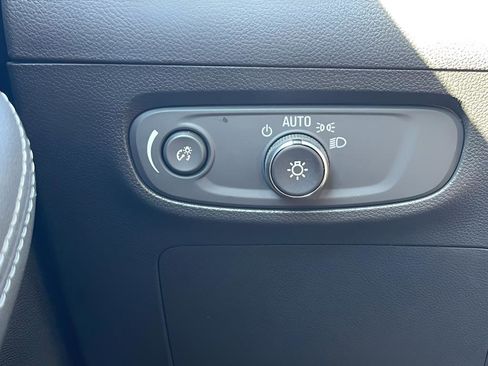 Used 2024 Buick Encore GX Sport Touring image 32