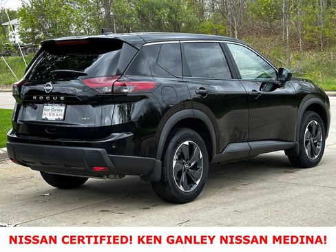 Certified 2026 Nissan Rogue SV AWD/4WD image 3