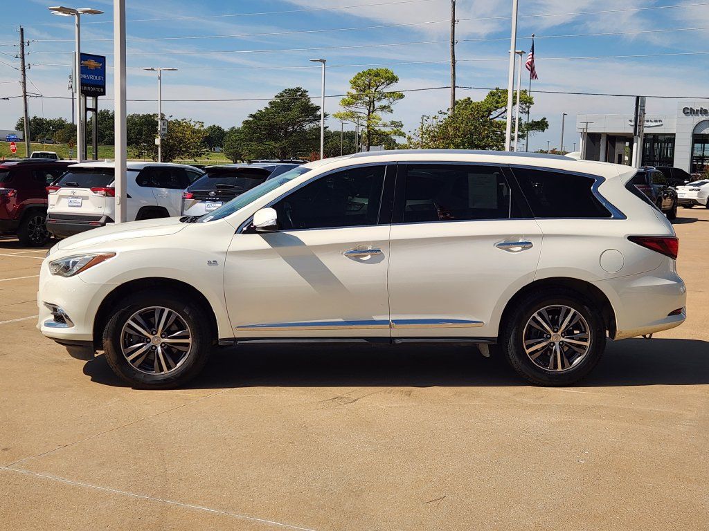 Used 2018 INFINITI QX60 Luxe w/ Premium Package AWD/4WD image 4