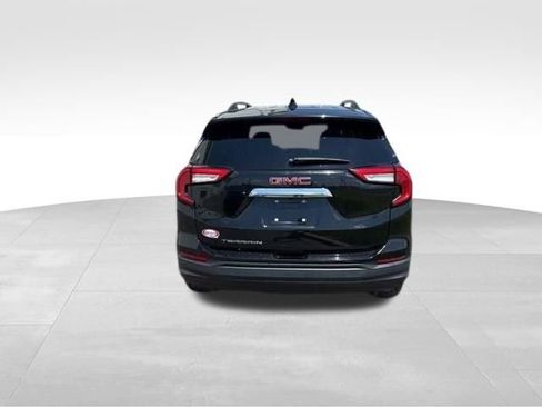 Used 2022 GMC Terrain SLE w/ Driver Convenience Package FWD image 6