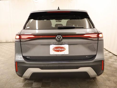 Used 2025 Volkswagen Tiguan SE w/ Panoramic Sunroof Package AWD/4WD image 5
