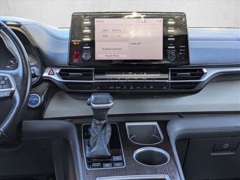 Used 2021 Toyota Sienna XLE image 16