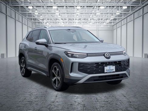 New 2026 Volkswagen Tiguan SE image 7