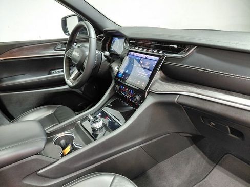 Certified 2024 Jeep Grand Cherokee L Limited w/ Luxury Tech Group II image 33