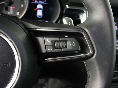 Certified 2026 Porsche Macan AWD/4WD image 15
