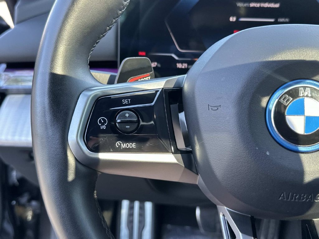 Used 2024 BMW i5 eDrive40i w/ M Sport Package RWD image 31