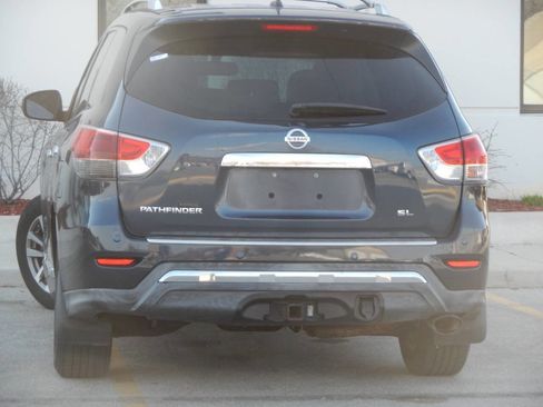 Used 2014 Nissan Pathfinder SL w/ SL Tech Package FWD image 15